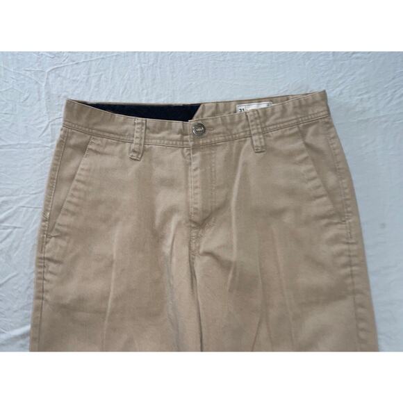Volcom Flat Front Modern Chino Skate Shorts. Beige, Men's Size 31. EUC!! - Picture 2 of 5